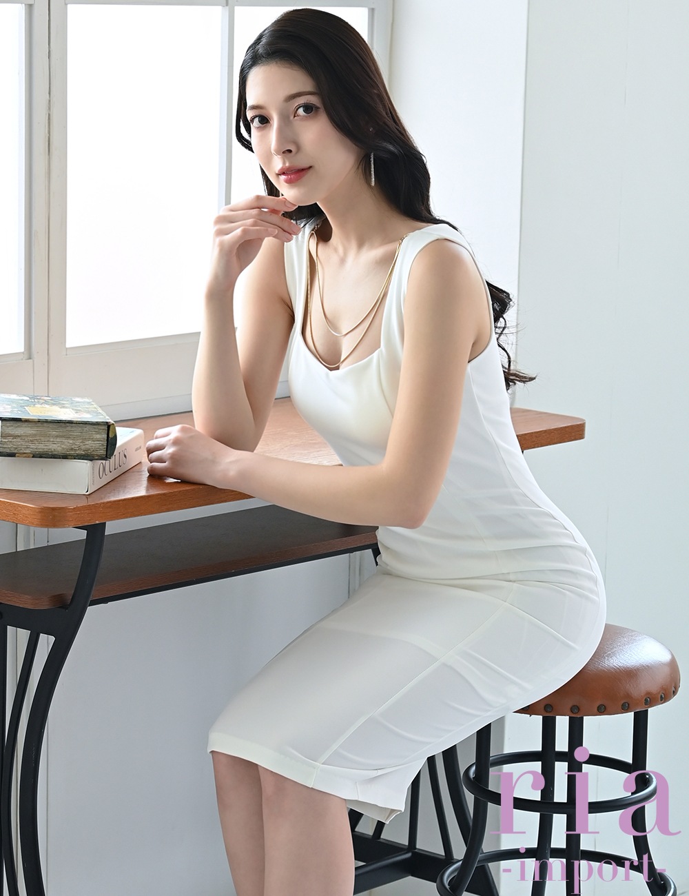 【ria】丈長/ドレス/ワンピース/ホワイト/チェーン付き/タイト