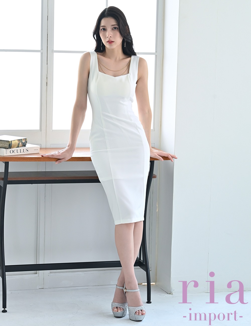 【ria】丈長/ドレス/ワンピース/ホワイト/チェーン付き/タイト