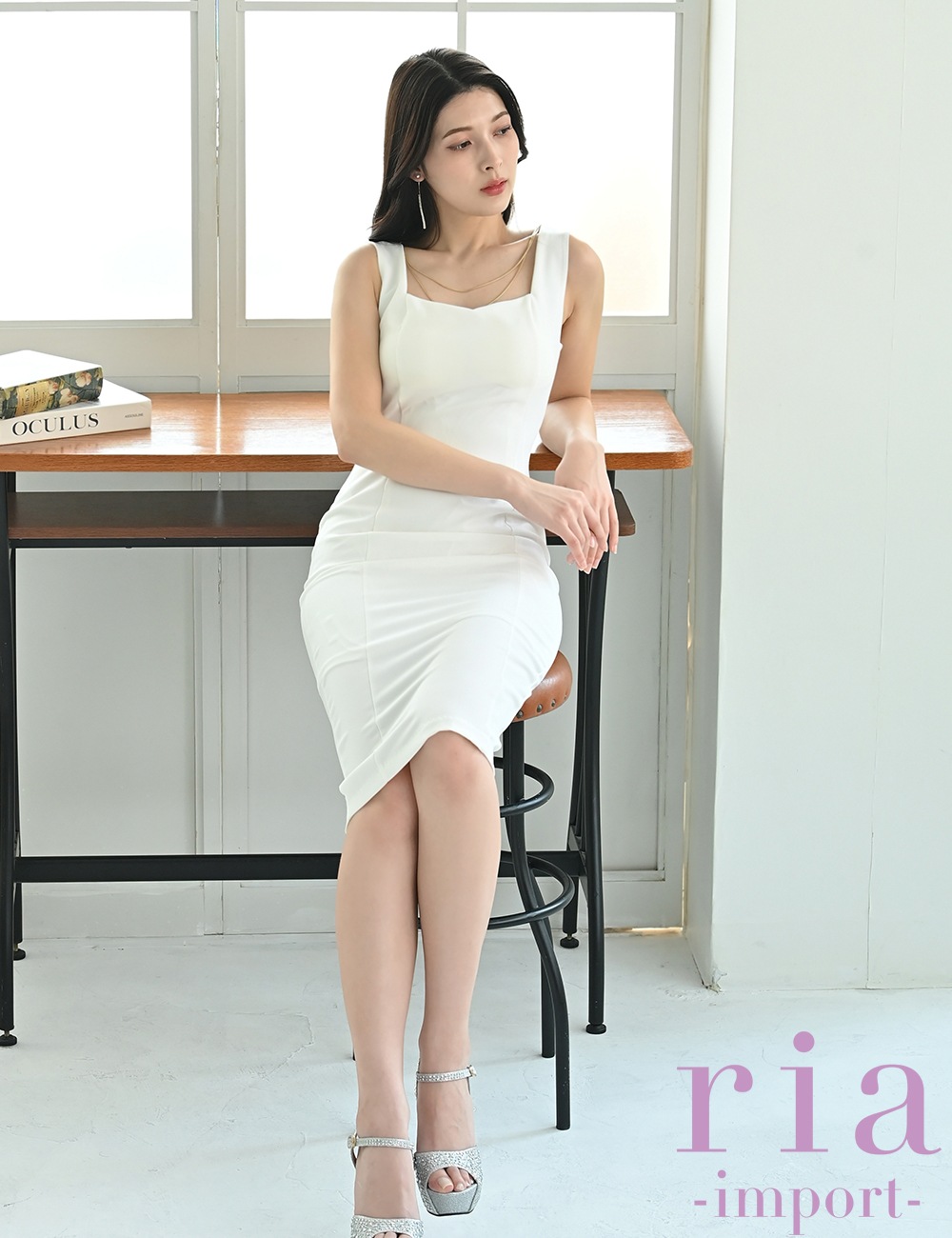 【ria】丈長/ドレス/ワンピース/ホワイト/チェーン付き/タイト