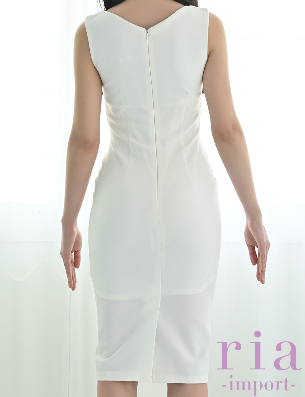 【ria】丈長/ドレス/ワンピース/ホワイト/チェーン付き/タイト