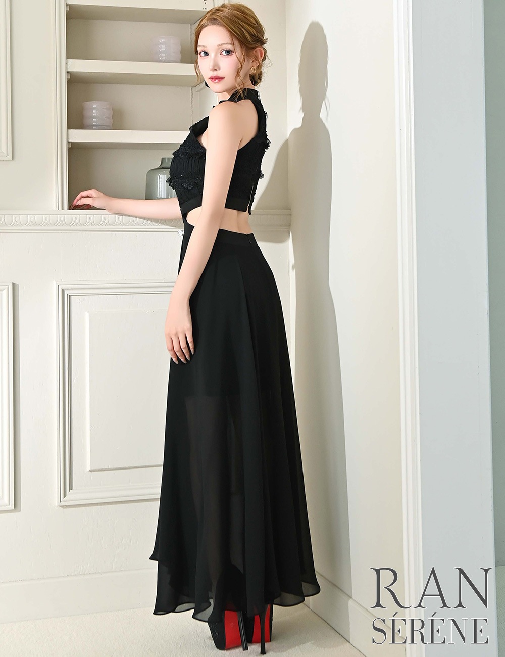 [予約商品]【RAN SERENE】ロング/ドレス/ワンピース/ブラック/ホルターネック/フレア/サイドカットアウト/レース