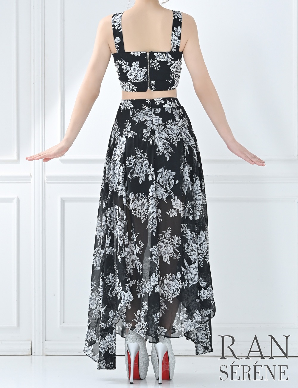 [即納][instock]【RAN SERENE】ロング/ドレス/ブラック/ホルターネック/フレア/サイドカットアウト/柄/花柄