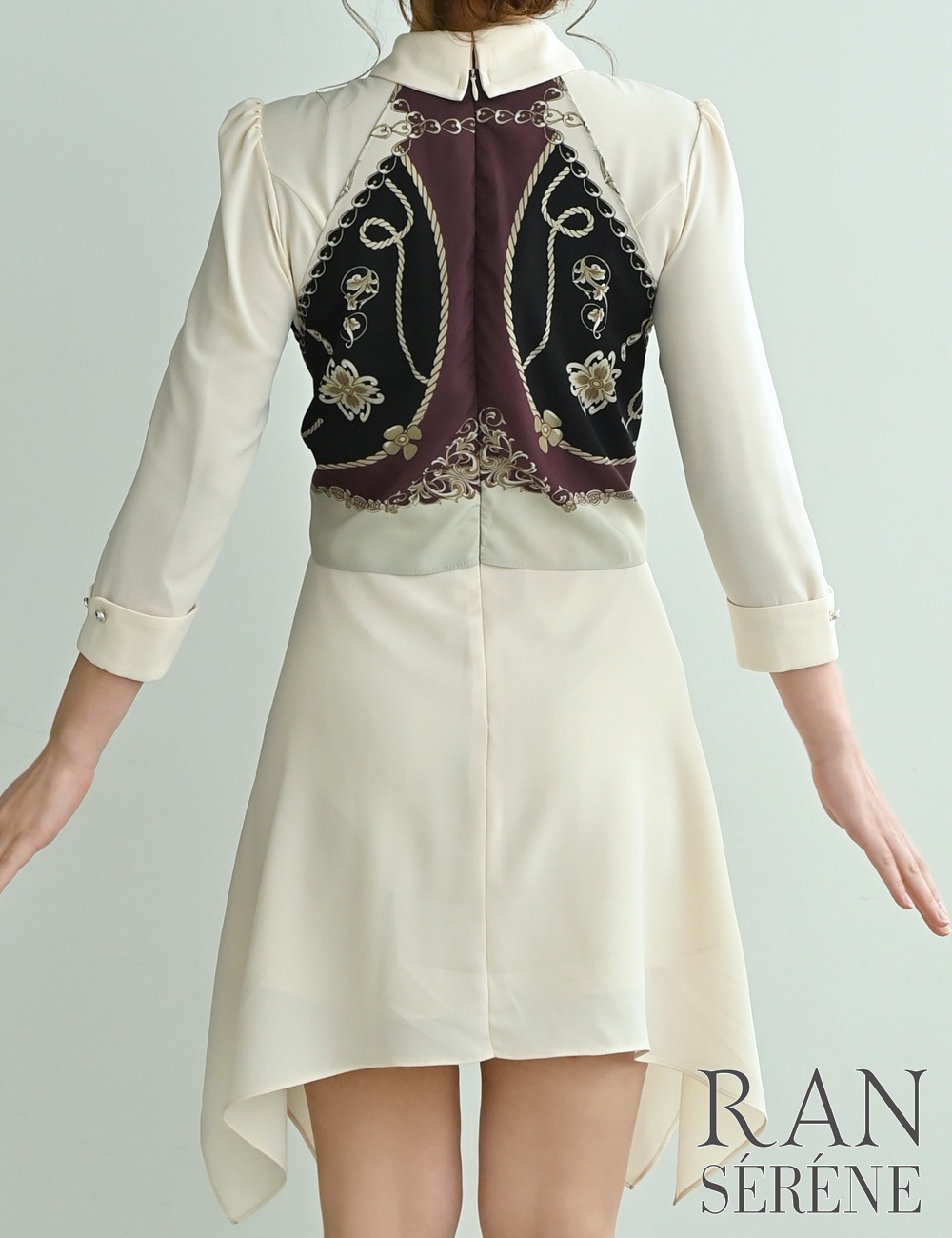 [予約商品]【RAN SERENE】ミニ/ドレス/ワンピース/ベージュ/襟付き/袖あり/七分袖/フレア/柄/スカーフ