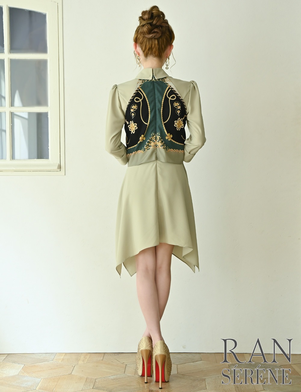 [予約商品]【RAN SERENE】ミニ/ドレス/ワンピース/グリーン/襟付き/袖あり/七分袖/フレア/柄/スカーフ