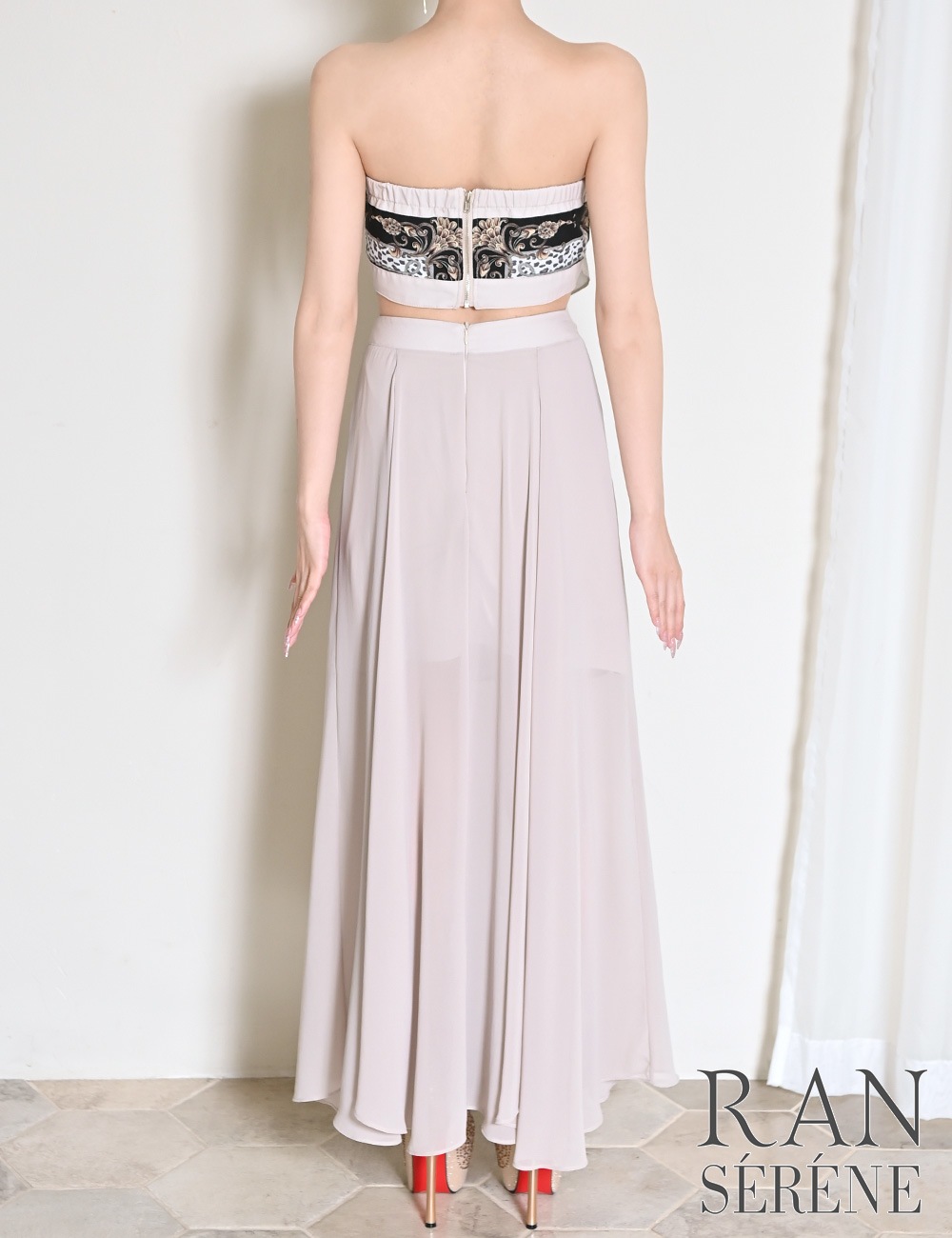 [予約商品]【RAN SERENE】ロング/ドレス/ワンピース/ベージュ/ベア/フレア/サイドカットアウト/柄/スカーフ