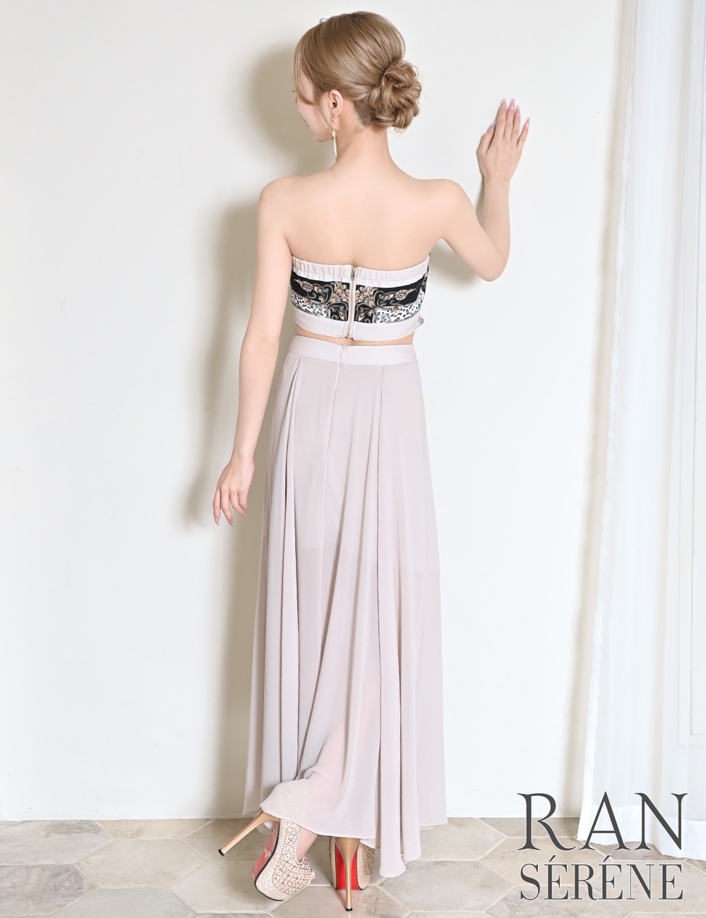 [予約商品]【RAN SERENE】ロング/ドレス/ワンピース/ベージュ/ベア/フレア/サイドカットアウト/柄/スカーフ