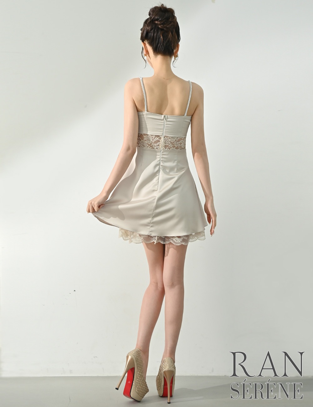 [即納][instock]【RAN SERENE】ミニ/ドレス/ワンピース/ベージュ/アイボリー/キャミ/フレア/ビジュー/サテン/レース