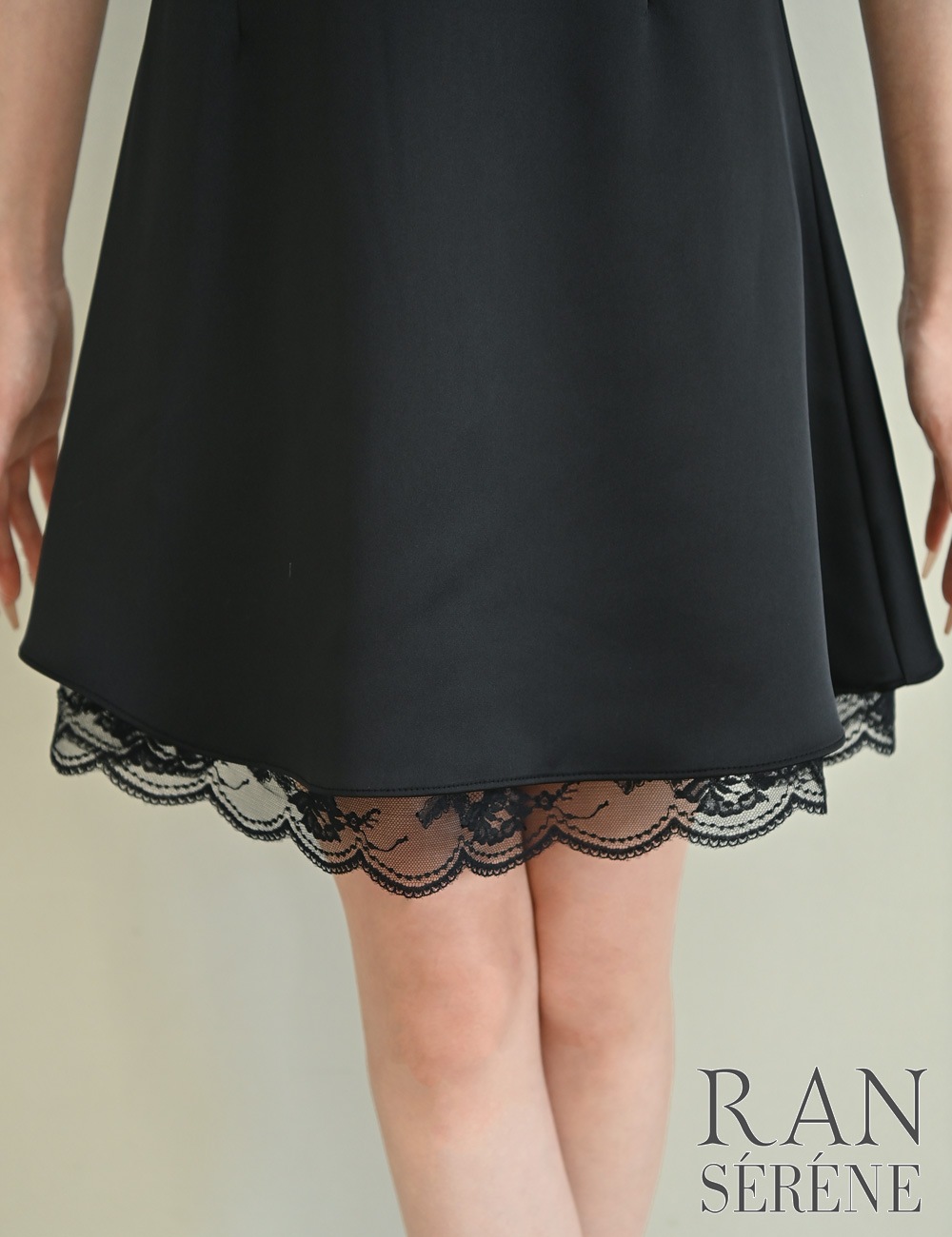 [即納][instock]【RAN SERENE】ミニ/ドレス/ワンピース/ブラック/キャミ/フレア/ビジュー/サテン/レース