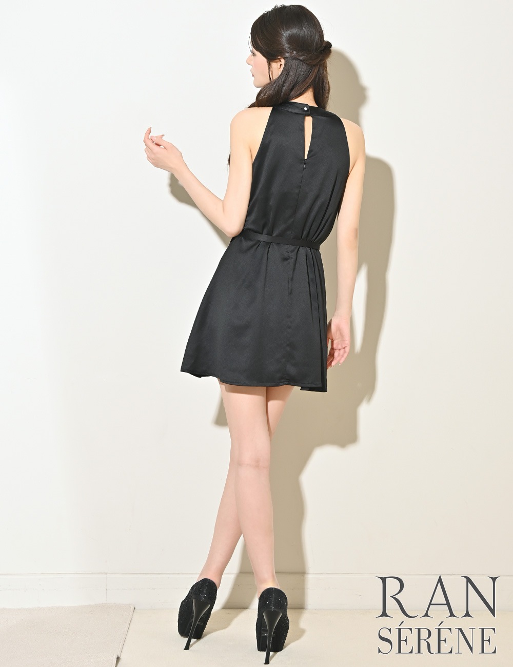 [即納][instock]【RANSERENE】ミニ/ドレス/ワンピース/ブラック/ホルターネック/フレア/サテン/ビジュー