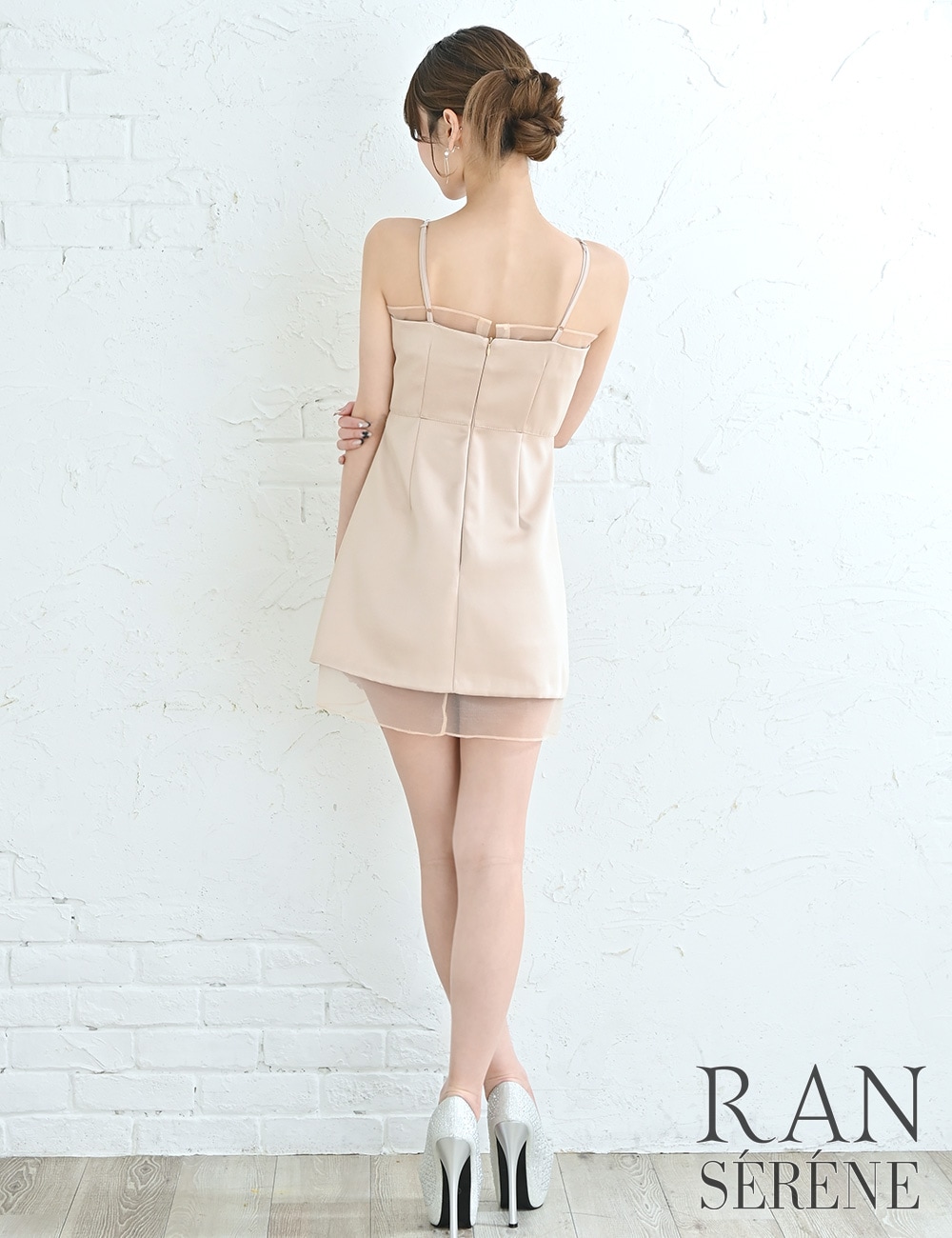 [Mのみ即納][instock]【RAN SERENE】ミニ/ドレス/ワンピース/ベージュ/キャミ/フレア/サテン/ビジュー/リボン/シアー