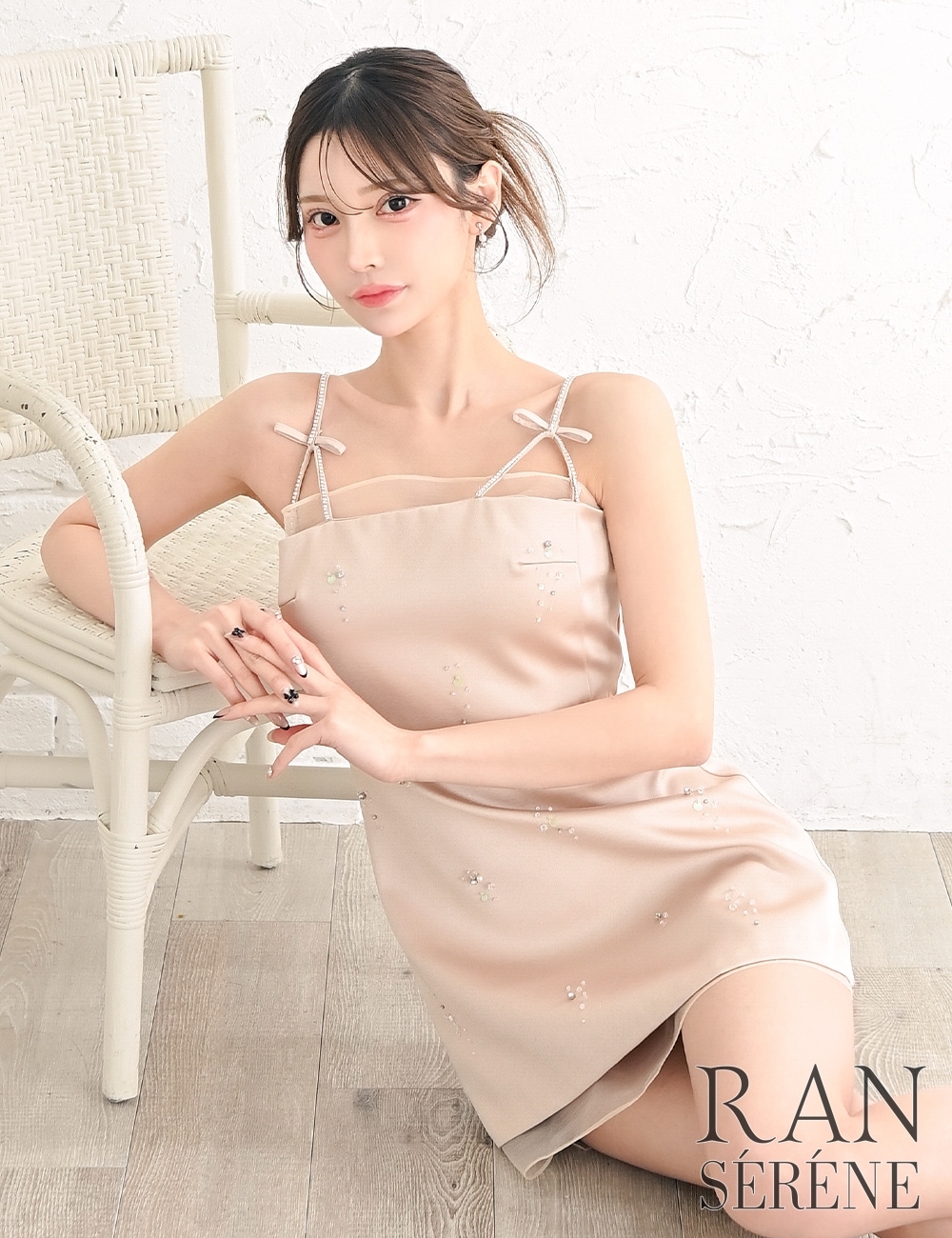 [Mのみ即納][instock]【RAN SERENE】ミニ/ドレス/ワンピース/ベージュ/キャミ/フレア/サテン/ビジュー/リボン/シアー