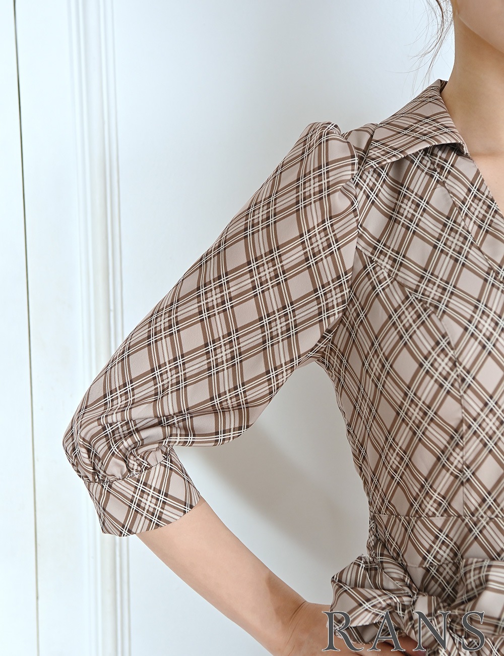 [Sのみ即納][instock]【RANS】ミニ/ドレス/ワンピース/ベージュ/ブラウン/襟付き/袖あり/フレア/リボン/柄/チェック