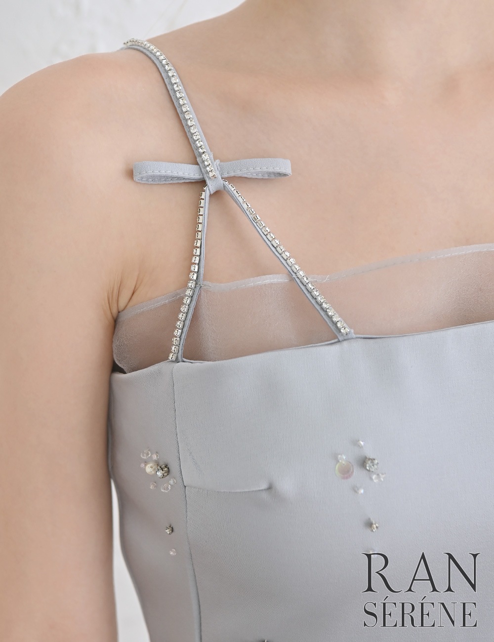 [Mのみ即納][instock]【RAN SERENE】ミニ/ドレス/ワンピース/グレー/キャミ/フレア/サテン/ビジュー/リボン/シアー