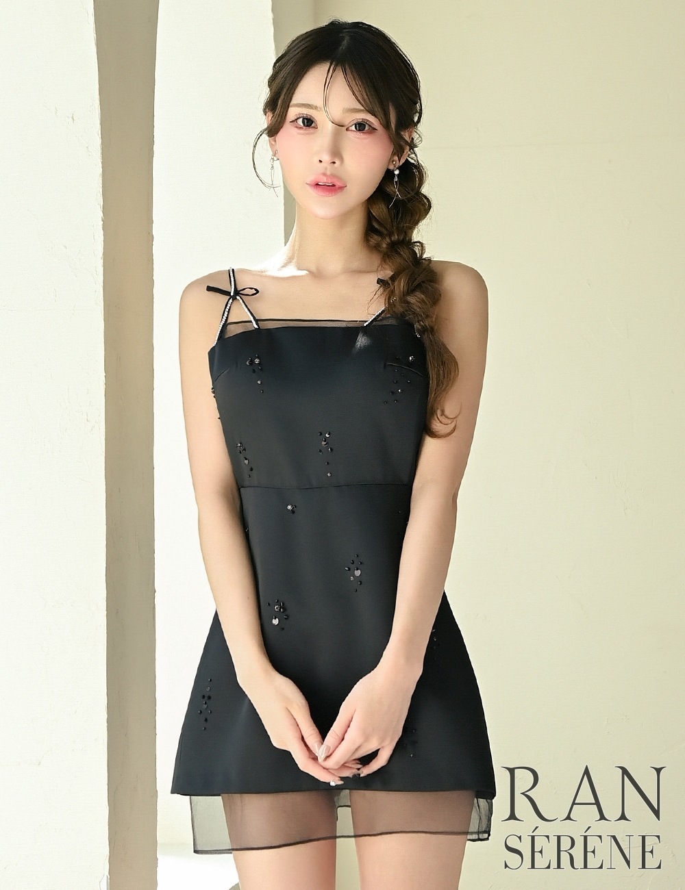 [即納][instock]【RAN SERENE】ミニ/ドレス/ワンピース/ブラック/キャミ/フレア/サテン/ビジュー/リボン/シアー