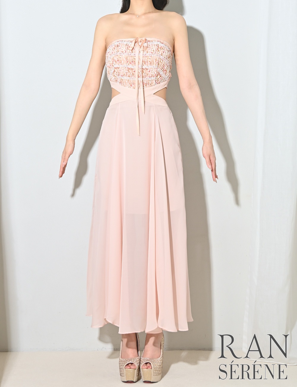 [即納][instock]【RAN SERENE】ロング/ドレス/ワンピース/ピンク/ベア/フレア/サイドカットアウト/柄/花柄/リボン