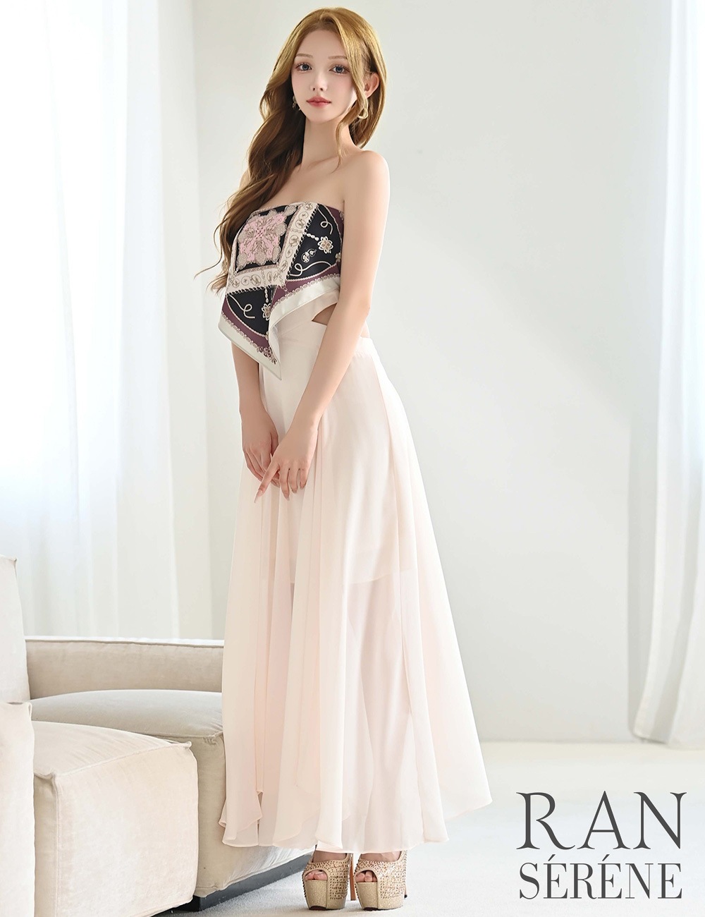 [即納][instock]【RAN SERENE】ロング/ドレス/ワンピース/ベージュ/ベア/フレア/サイドカットアウト/柄/スカーフ