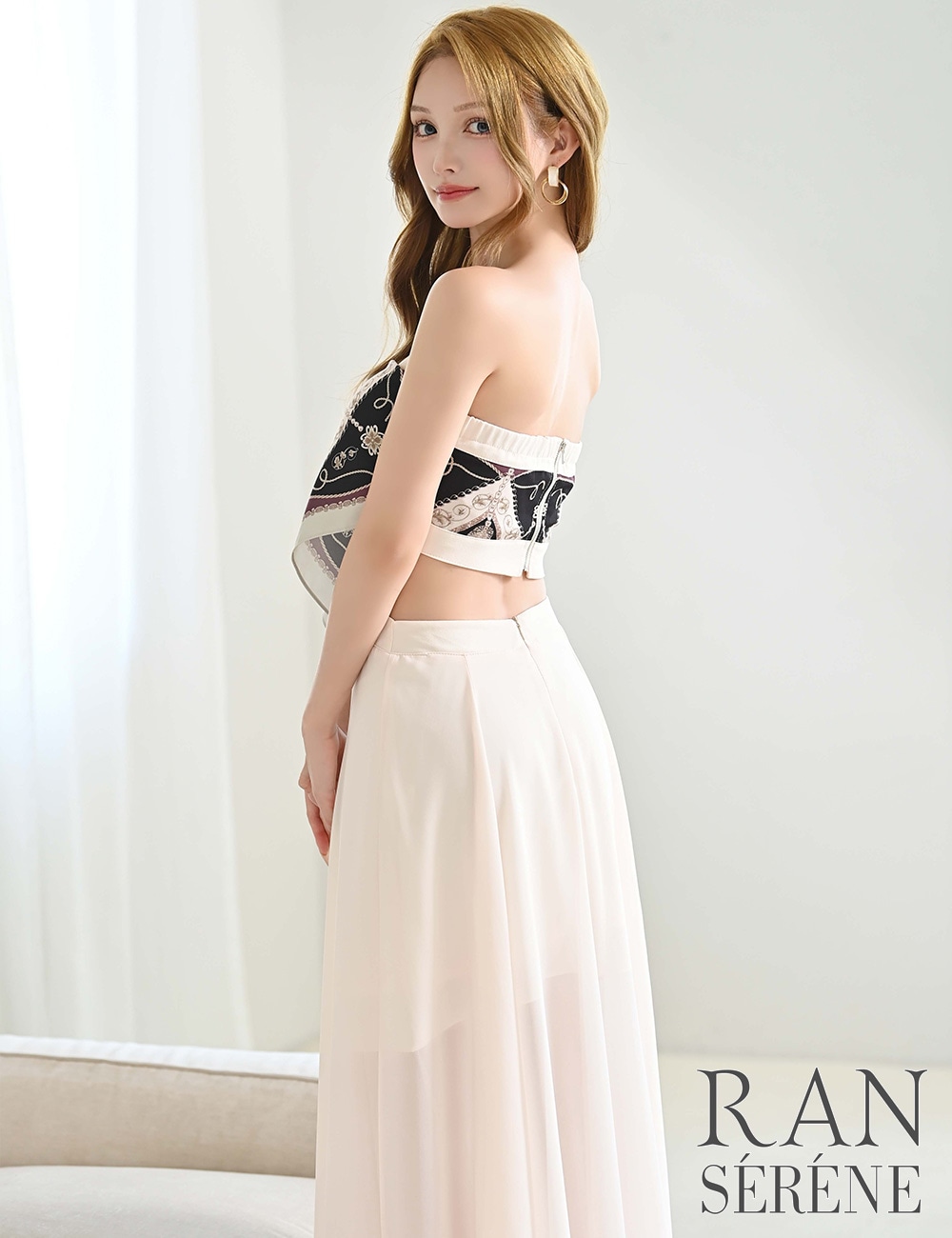 [即納][instock]【RAN SERENE】ロング/ドレス/ワンピース/ベージュ/ベア/フレア/サイドカットアウト/柄/スカーフ