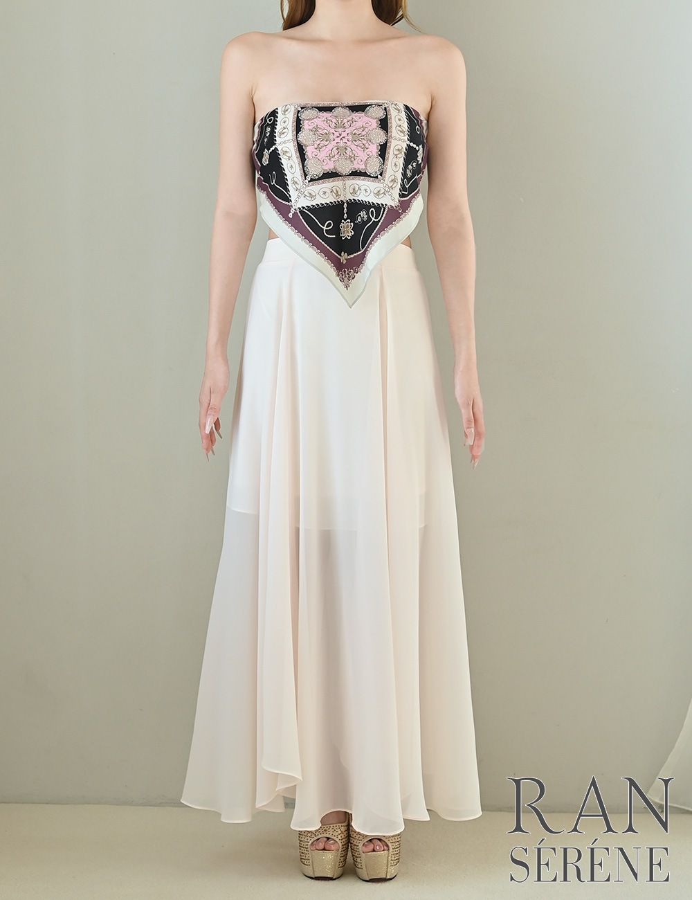 [即納][instock]【RAN SERENE】ロング/ドレス/ワンピース/ベージュ/ベア/フレア/サイドカットアウト/柄/スカーフ