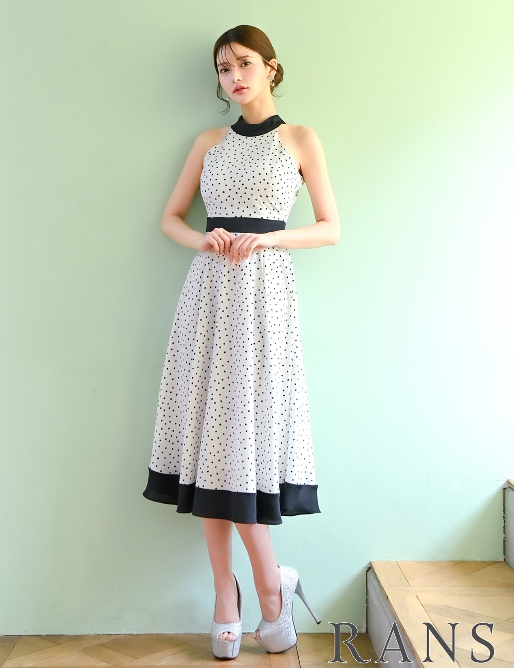 [Mのみ即納][instock]【RANS】ロング/丈長/ドレス/フレア/ホワイト/ドット/ホルターネック