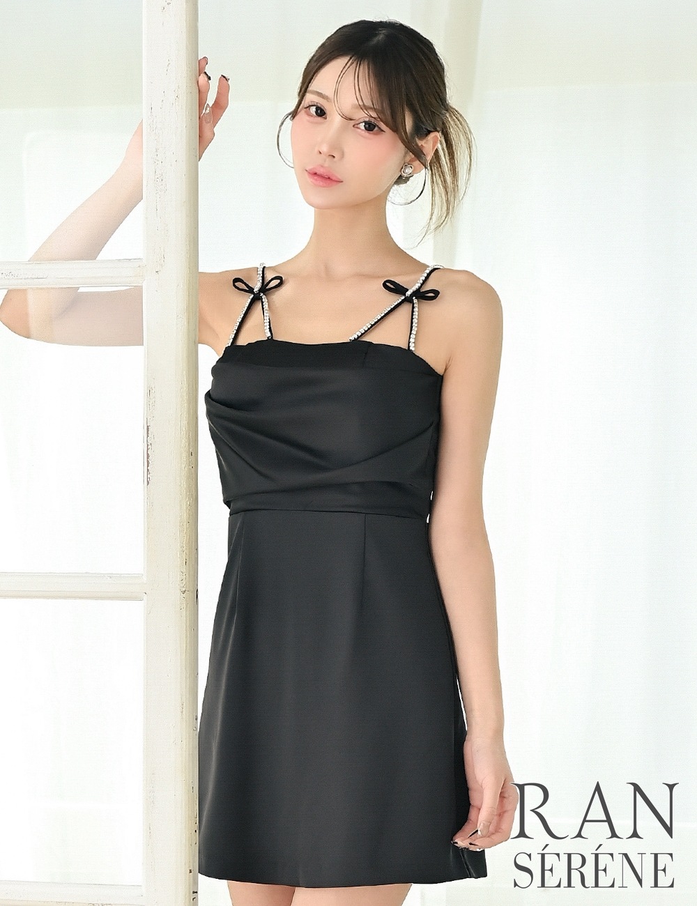 [即納][instock]【RANSERENE】ミニ/ドレス/ワンピース/ブラック/キャミ/フレア/サテン/ビジュー/リボン