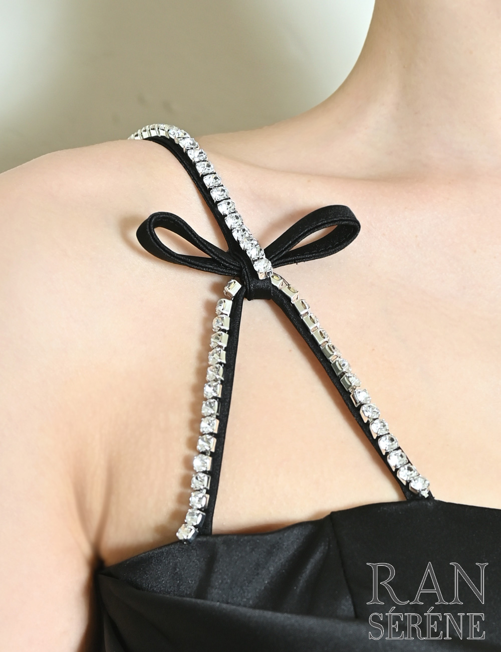 [即納][instock]【RANSERENE】ミニ/ドレス/ワンピース/ブラック/キャミ/フレア/サテン/ビジュー/リボン