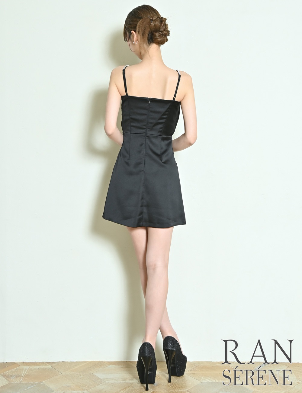[即納][instock]【RANSERENE】ミニ/ドレス/ワンピース/ブラック/キャミ/フレア/サテン/ビジュー/リボン