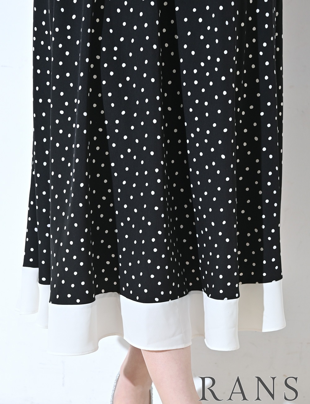 【RANS】ロング/丈長/ドレス/フレア/ブラック/ドット/ホルターネック