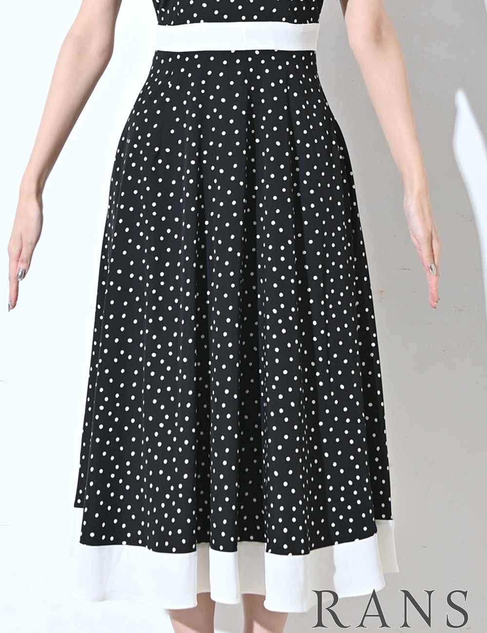 【RANS】ロング/丈長/ドレス/フレア/ブラック/ドット/ホルターネック