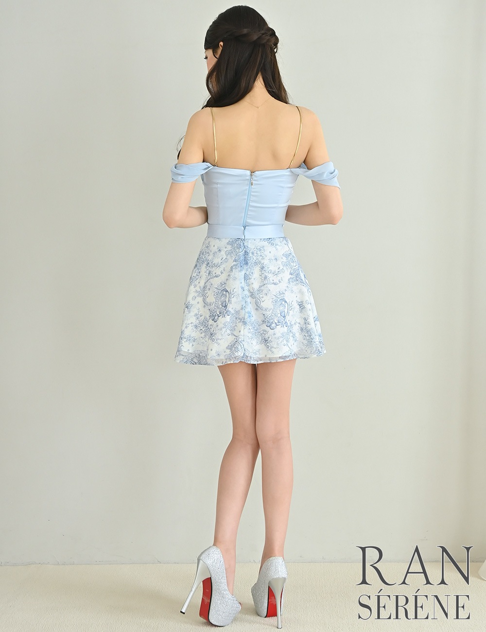 [即納][instock]【RAN SERENE】ミニ/ドレス/セットアップ/ブルー/キャミ/オフショル/フレア/ドレープ/チェーン/柄