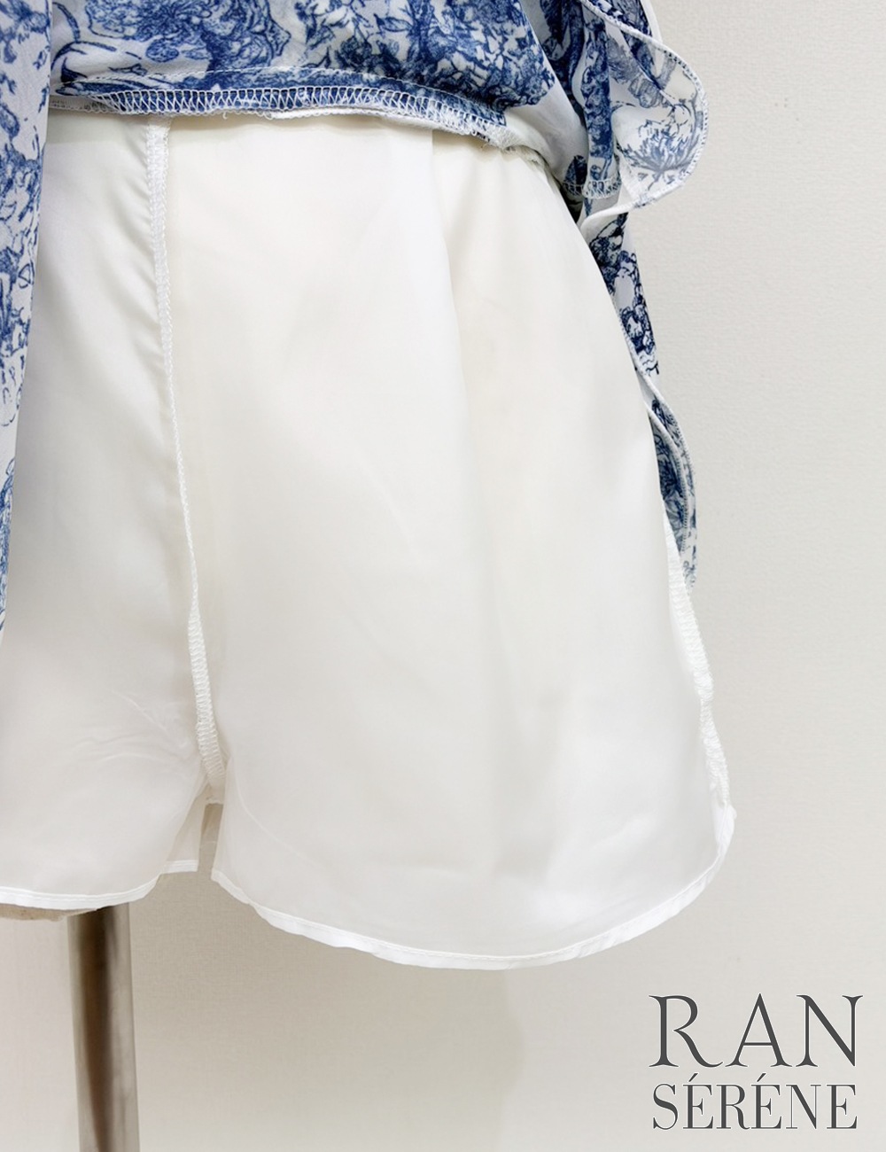 [即納][instock]【RAN SERENE】ミニ/ドレス/セットアップ/ホワイト/ネイビー/ベア/フレア/リボン/柄