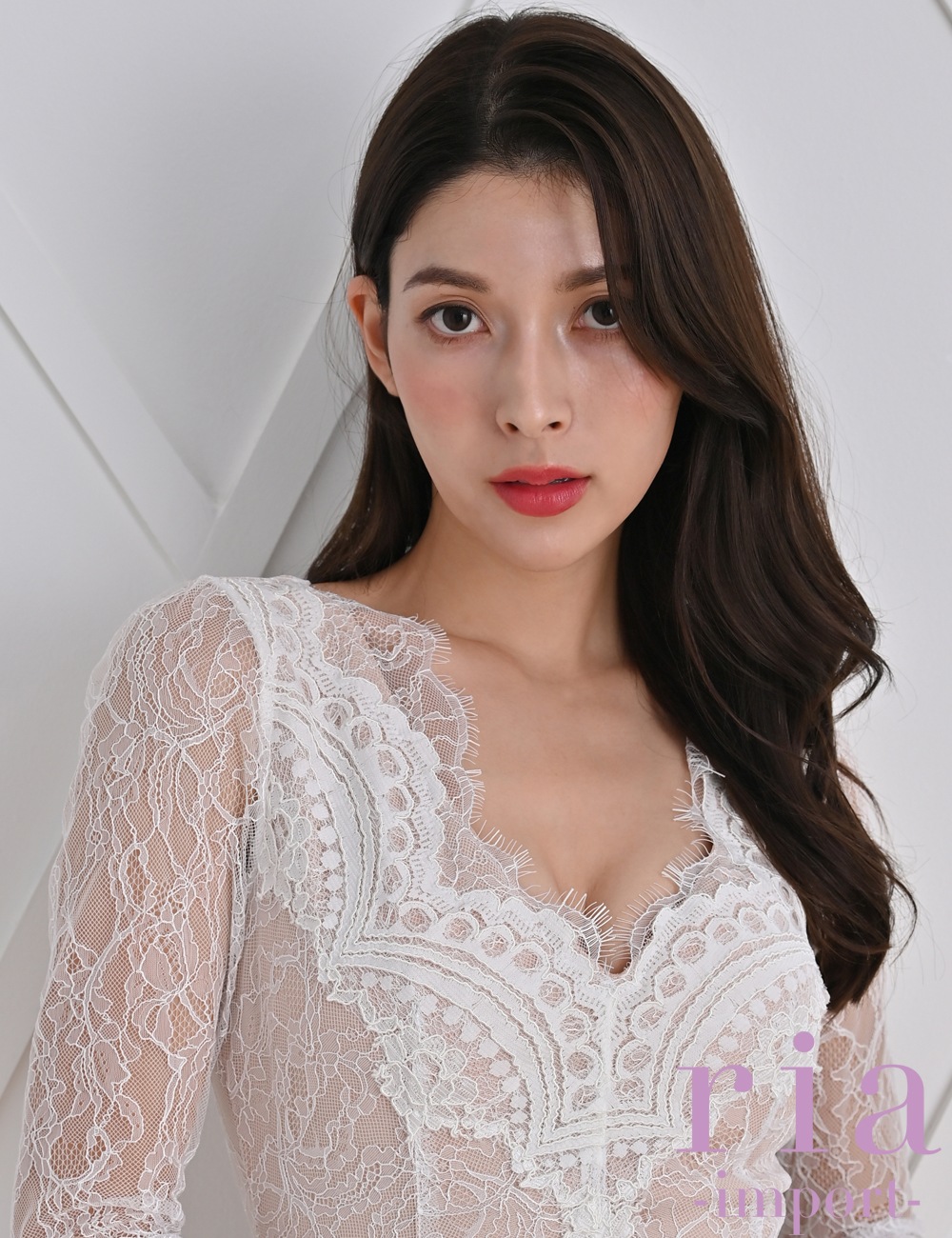 新品未使用 JEWELS ホワイト長袖レース タイトドレス タグ付き 新品未使用 JEWELS ホワイト長袖レース タイトドレス タグ付き