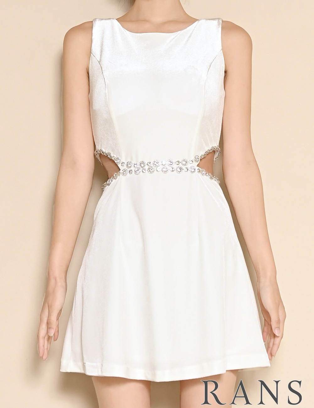 [即納][instock]【RANS】ミニ/ドレス/ワンピース/ホワイト/フレア/ベロア/カットアウト/ビジュー