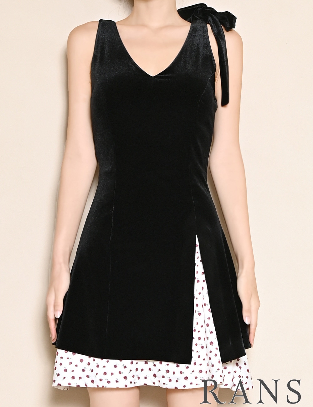[即納][instock]【RANS】ミニ/ドレス/ワンピース/ブラック/Vネック/フレア/ベロア/柄/花柄/リボン
