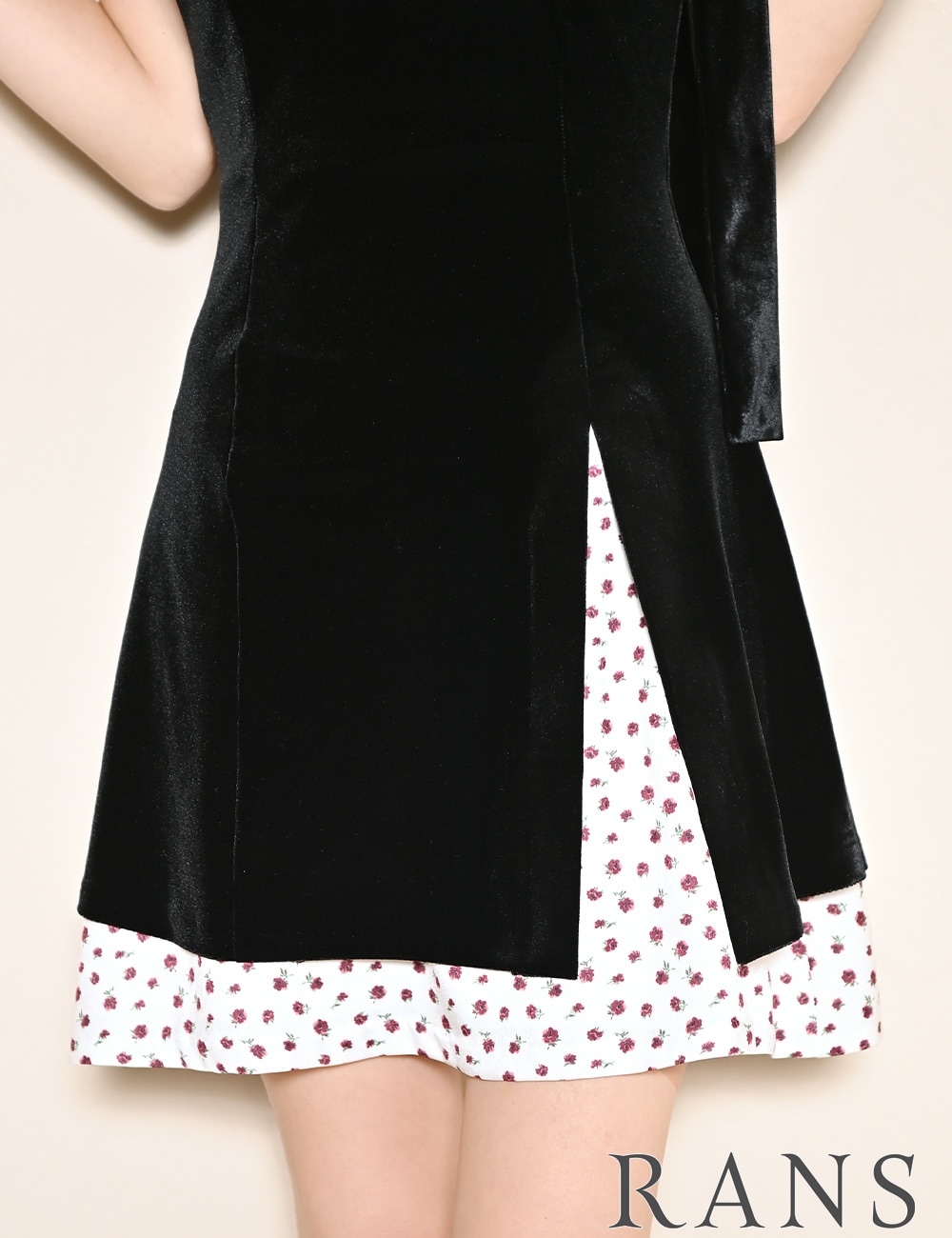 [即納][instock]【RANS】ミニ/ドレス/ワンピース/ブラック/Vネック/フレア/ベロア/柄/花柄/リボン