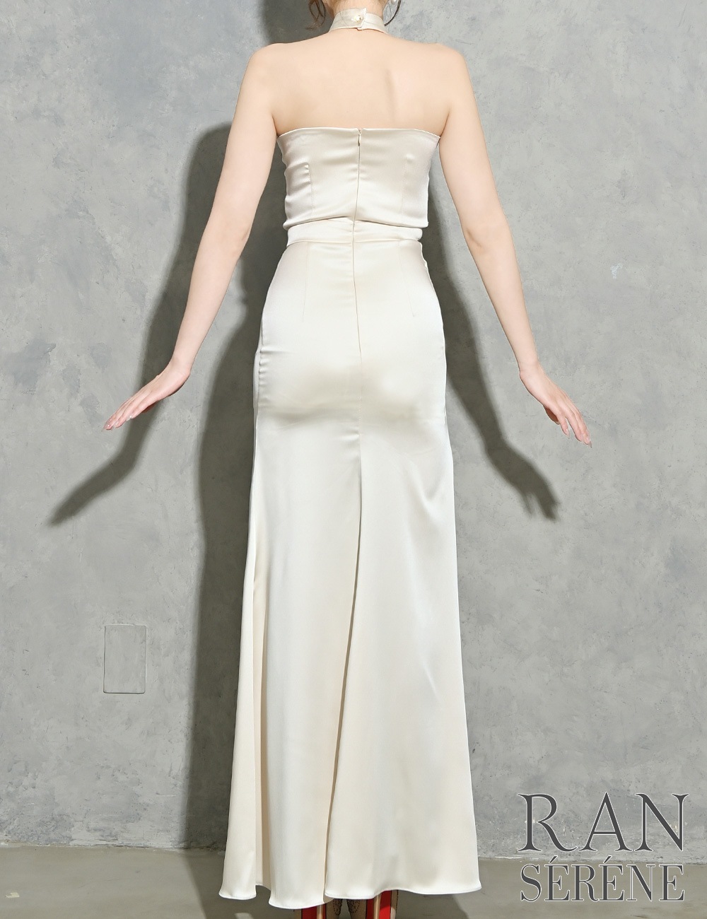 [Sのみ即納][instock]【RAN SERENE】ロング/ドレス/ワンピース/アイボリー/ホルターネック/タイト/サテン/スリット