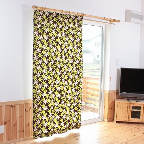 幅200 両面柄 花柄 オーダーカーテン 北欧 花柄おしゃれ ヨーロピアン 北欧調でポップな花柄の防炎2級遮光カーテン HYGGE「マルタン