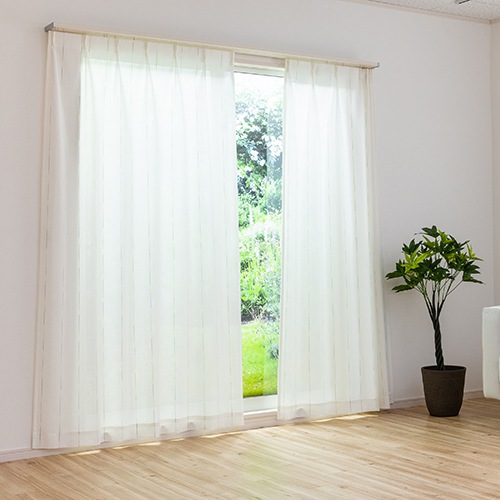 ストレートなグラデーションラインがアクセントになった遮像レース