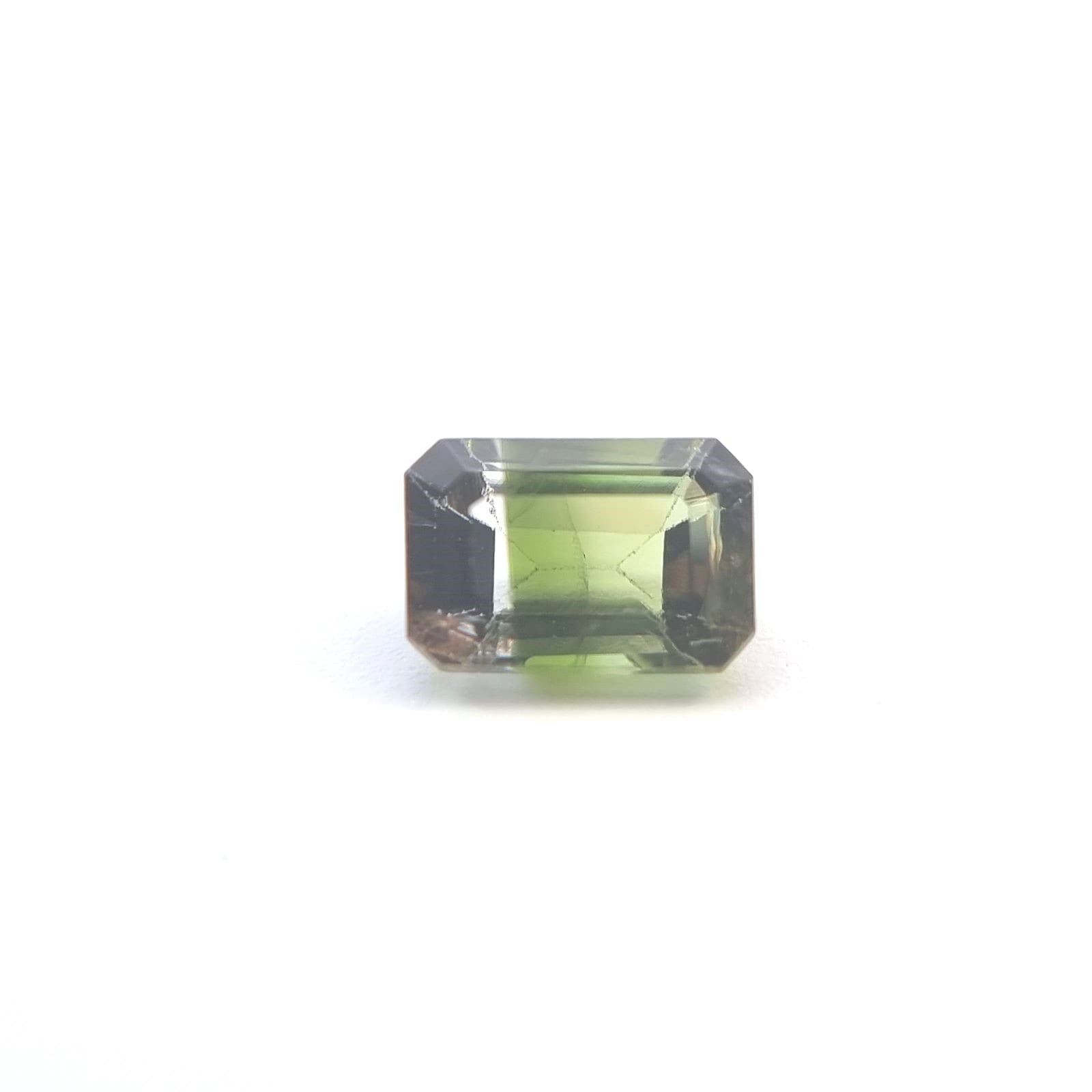No.10005231：トルマリン　OCT 6.6×4.4ｍｍ 0.83ct