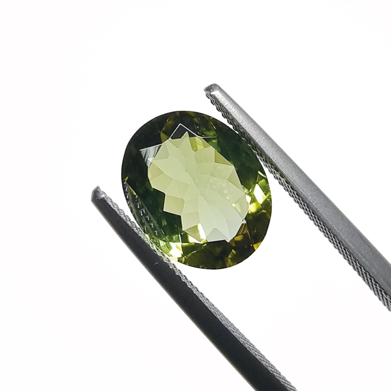 トルマリン　OV　9.8mm × 7.8mm　2.27ct