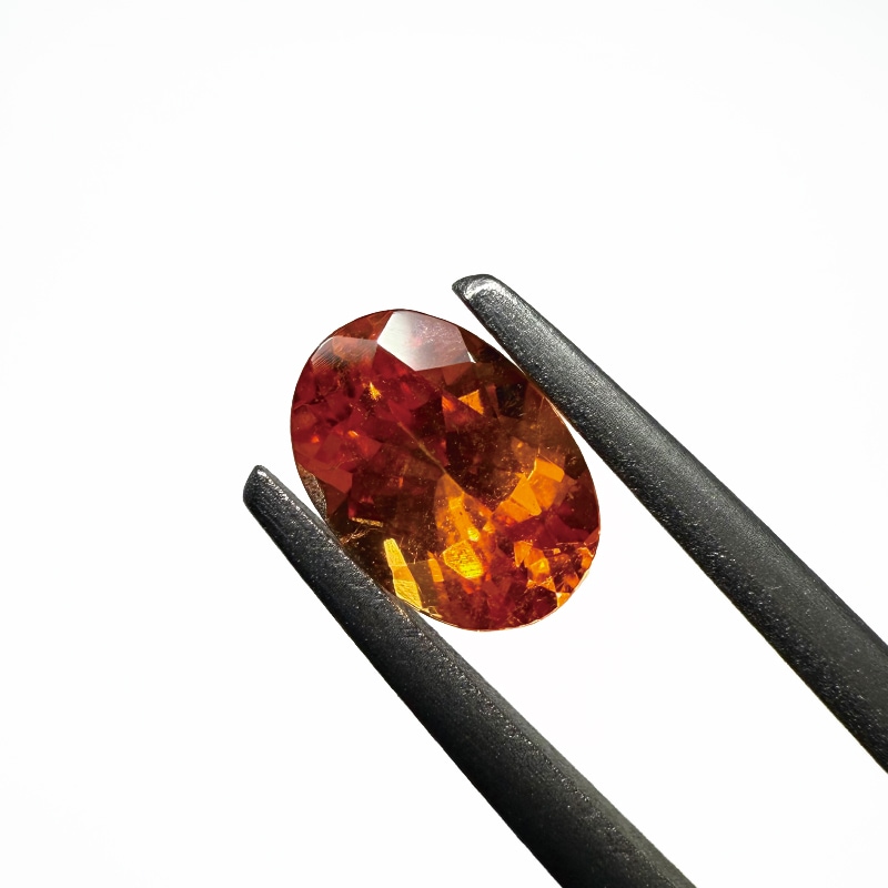 スペサルティンガーネット　 6.5×4.5ｍｍ 0.81ct