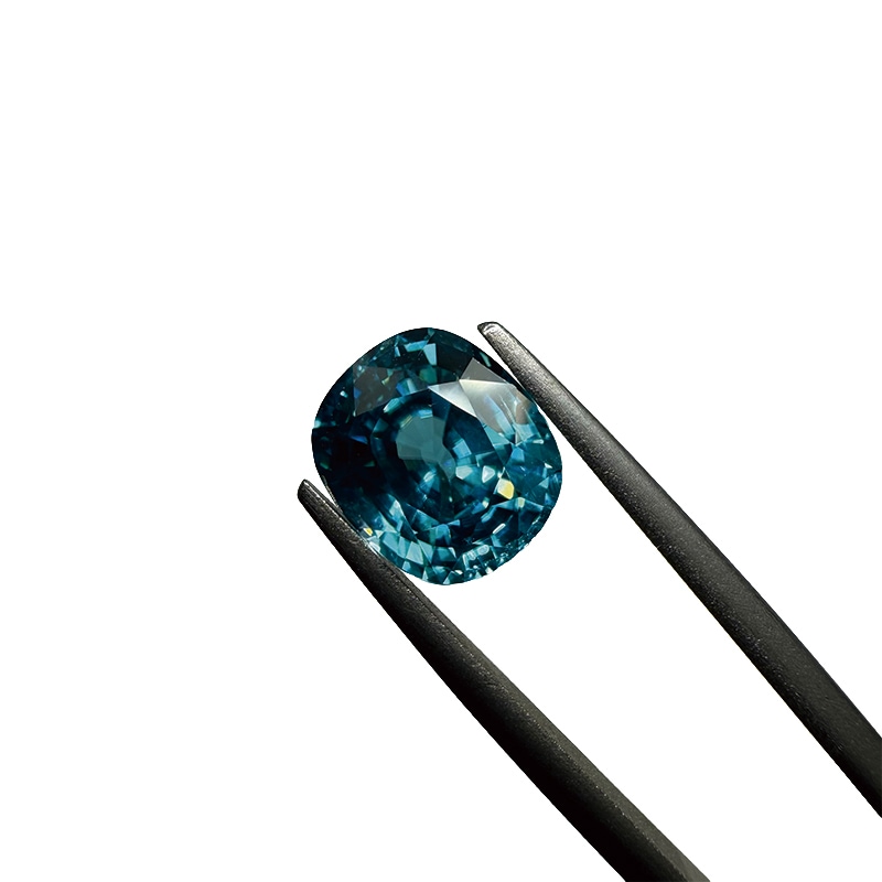 74：ブルージルコン　CU 8.9×7.8ｍｍ 3.91ct