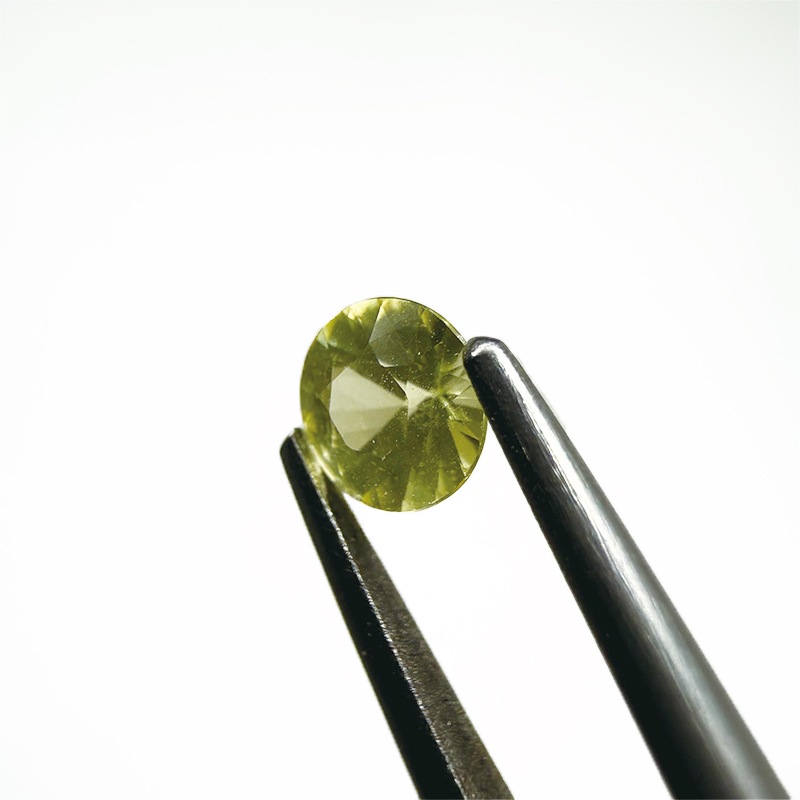 10001589：ファンシーカラーサファイア　RD　4.4ｍｍ　0.39ct