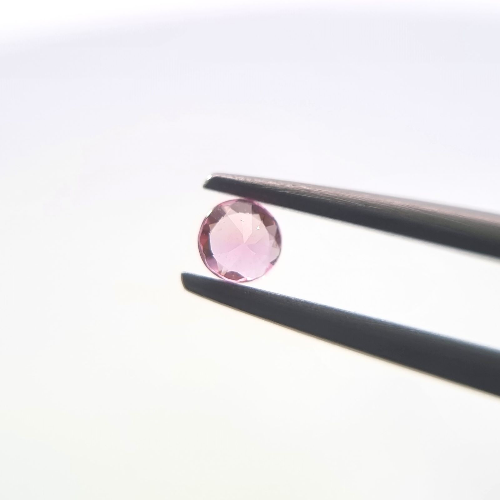 10000432：スピネル　RD 3.3mm 0.14ct