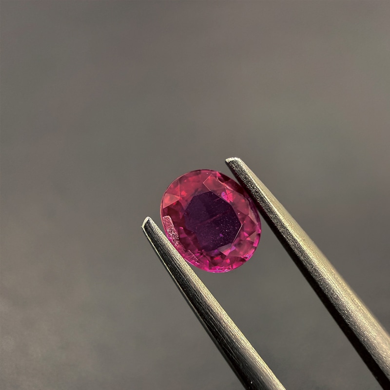 487:ルビー OV 6.1×5.2mm 0.79ct