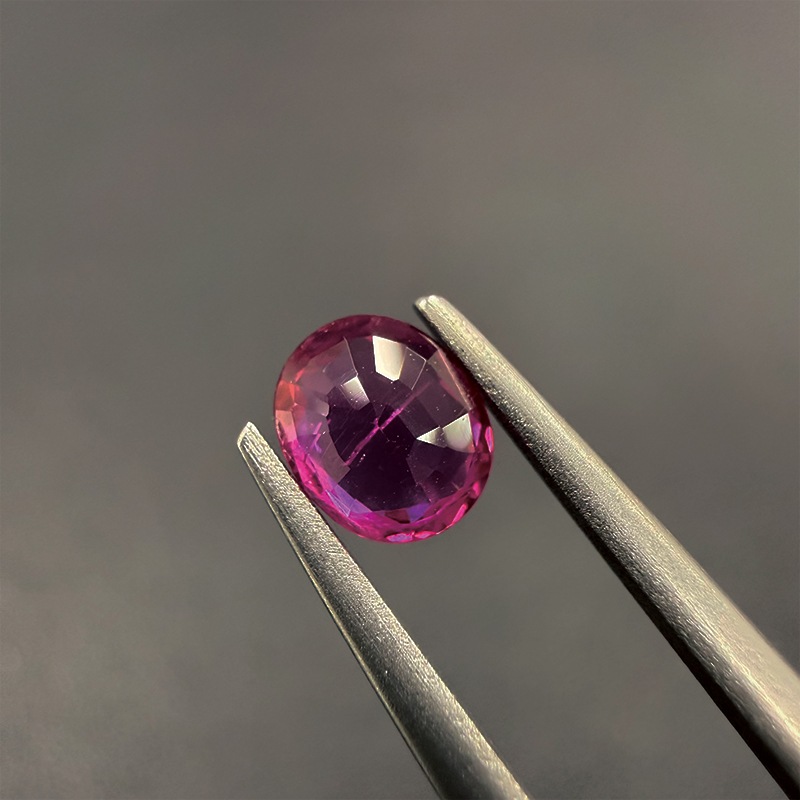 487:ルビー OV 6.1×5.2mm 0.79ct