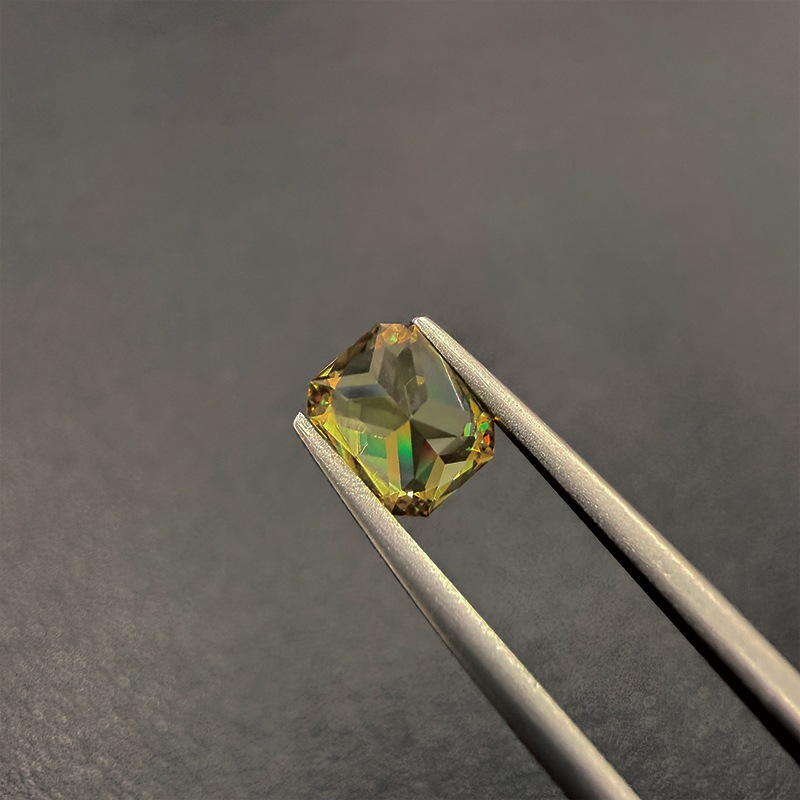 459：スフェーン　OCT　7.8×6.1ｍｍ　1.64ct