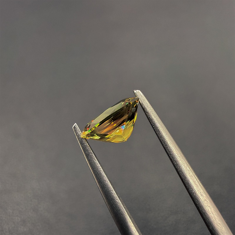 459：スフェーン　OCT　7.8×6.1ｍｍ　1.64ct