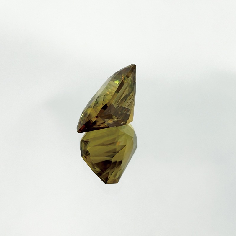 459：スフェーン　OCT　7.8×6.1ｍｍ　1.64ct