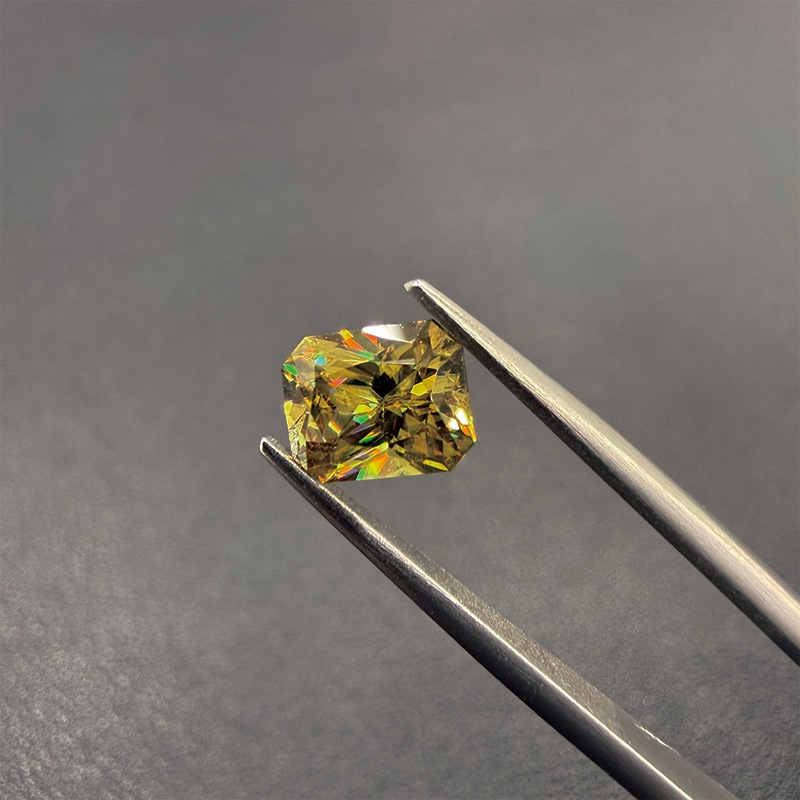 459：スフェーン　OCT　7.8×6.1ｍｍ　1.64ct