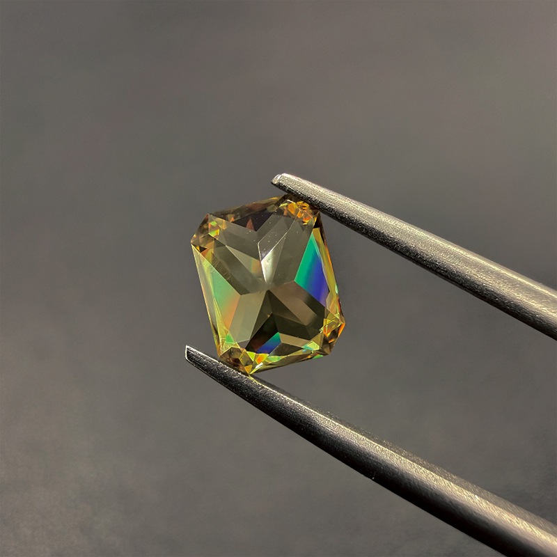 459：スフェーン　OCT　7.8×6.1ｍｍ　1.64ct